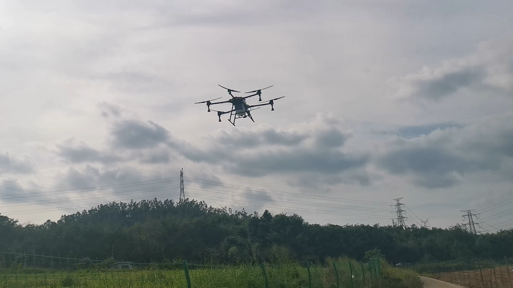 六軸植保無人機打藥