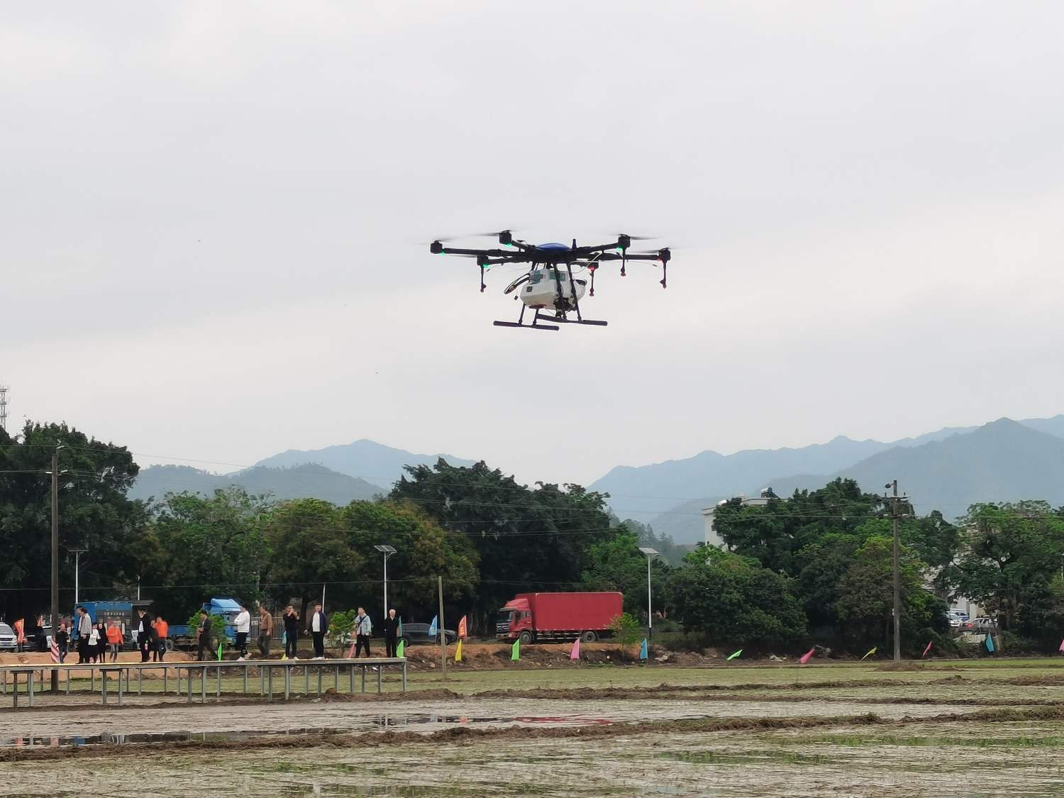 植保無人機(jī)電動(dòng)與油動(dòng)的區(qū)別